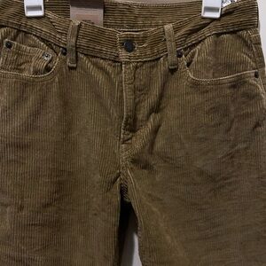 WOMEN’S LEVI’S CORDUROY PANTS 
SIZE 29 x 30